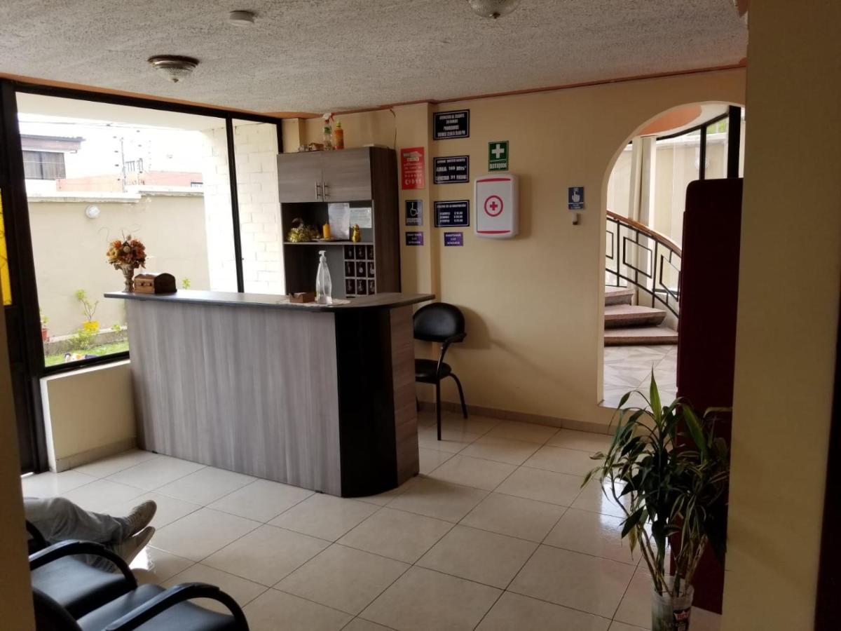 Hostal El Confort Quito Norte Esterno foto