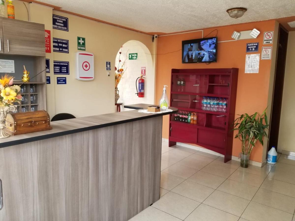 Hostal El Confort Quito Norte Esterno foto