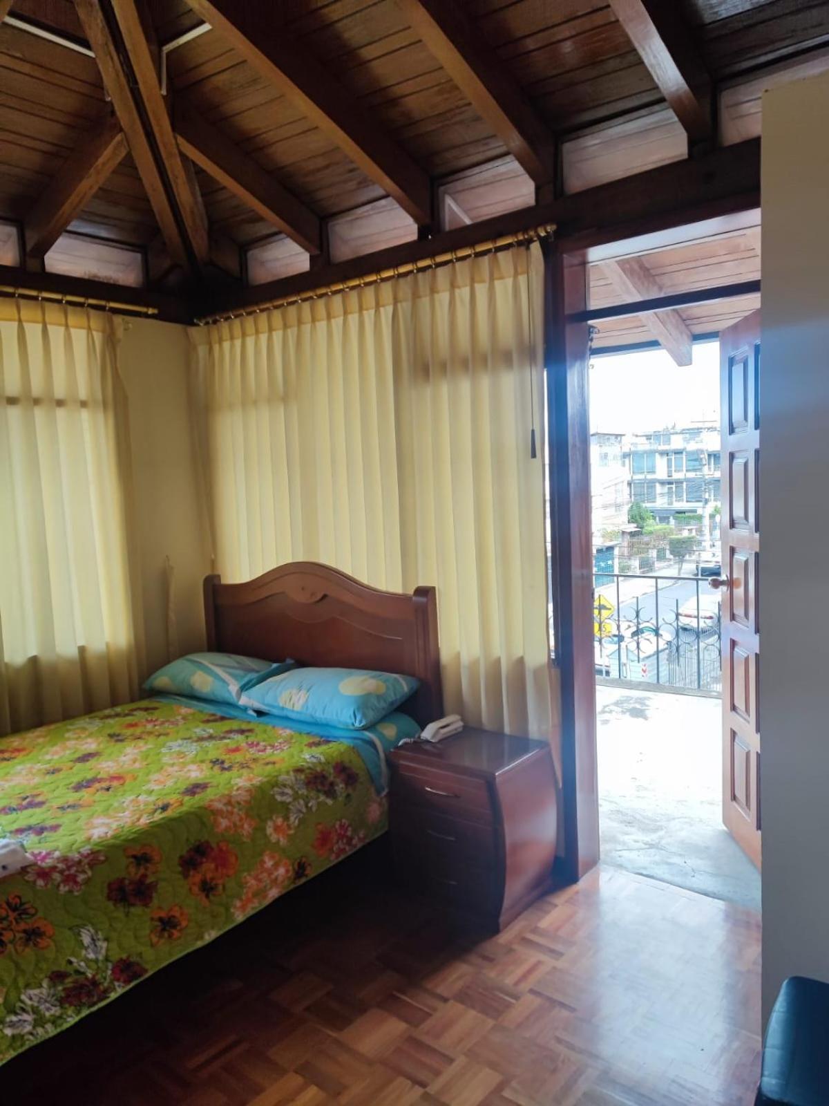 Hostal El Confort Quito Norte Esterno foto